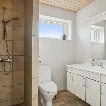 בית נופש Laekkert Hus I Forste Raekke Med Klitudsigt Sj1001
